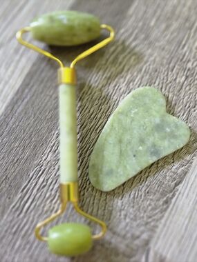Natural Jade Roller & Gua Sha Facial Set NEW Self Care Spa Bridesmaid Gift
